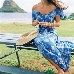 Indah Rose Maxi dress, M